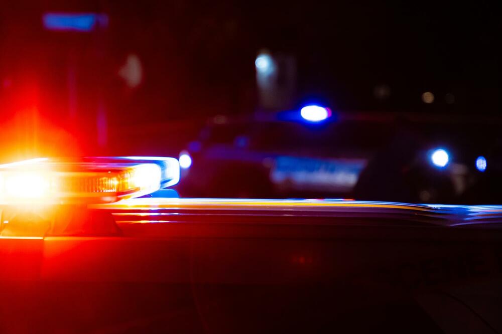 Policija pretresala vile i kuće u Kotoru, privedeno desetine članova OKG, Zurovac i Đurđevac kršili mjeru nadzora