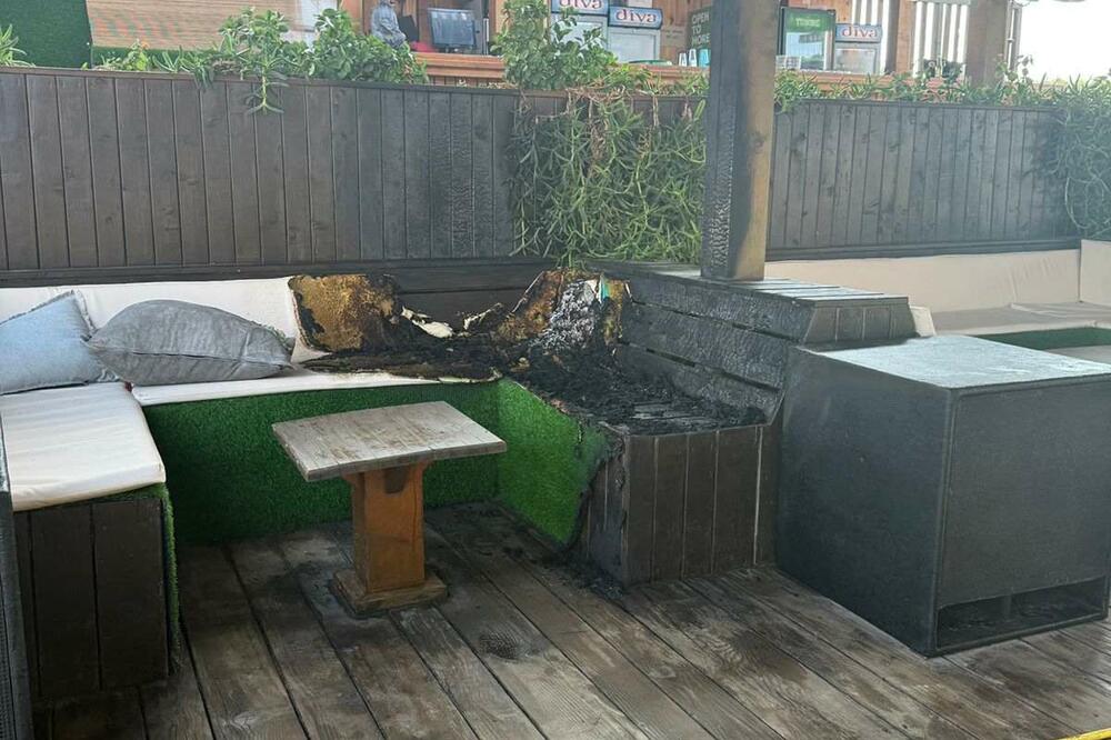 Policija traga za osobama koje su izazvale požar u plažnom baru na Velikoj plaži