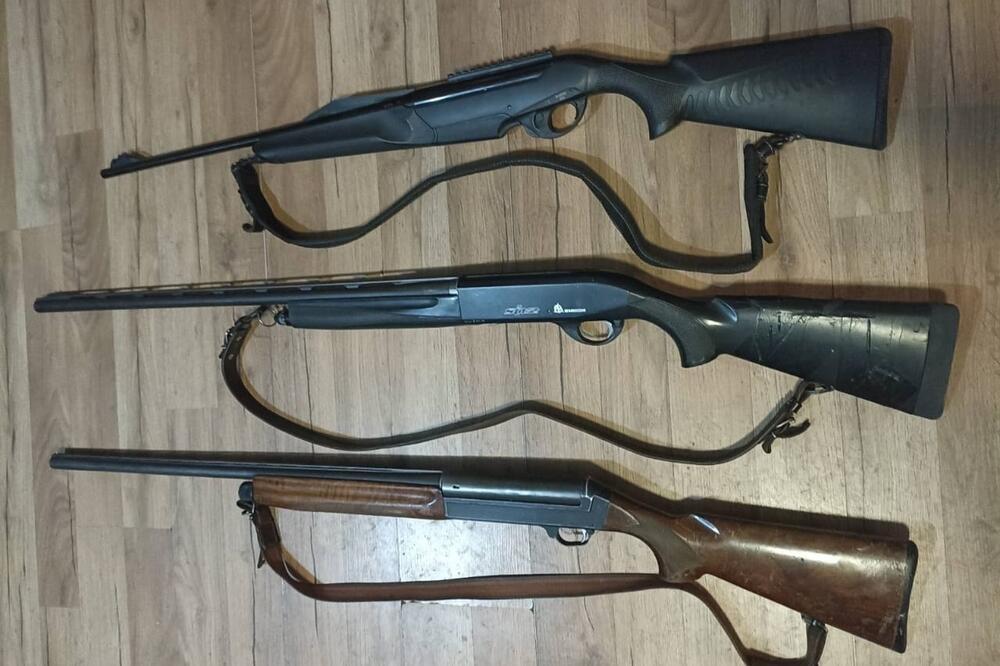 Policija u Pljevljima oduzela tri puške i odstrijeljenu divlju svinju