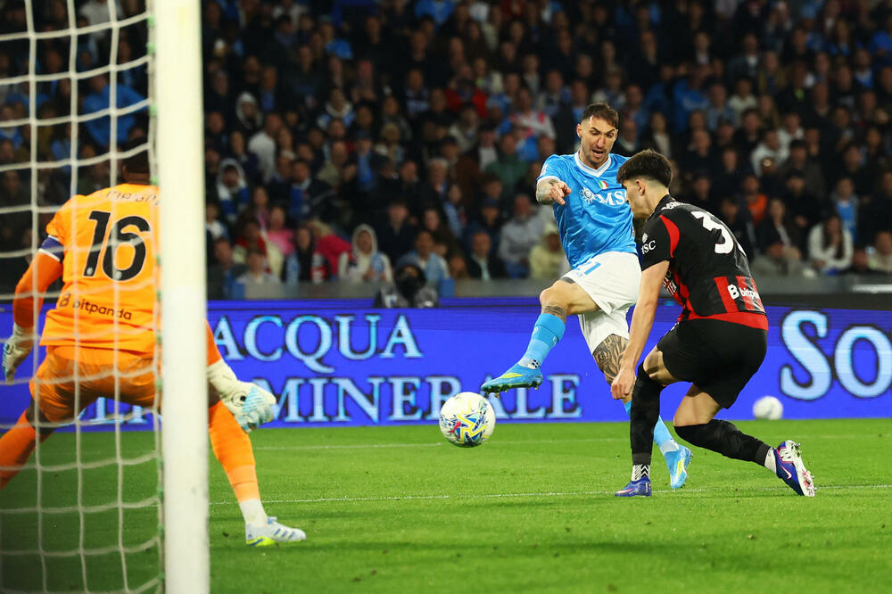 Politano ušao i probudio Maradonin stadion, Napoli srušio Milan i sada je najbliži Interu