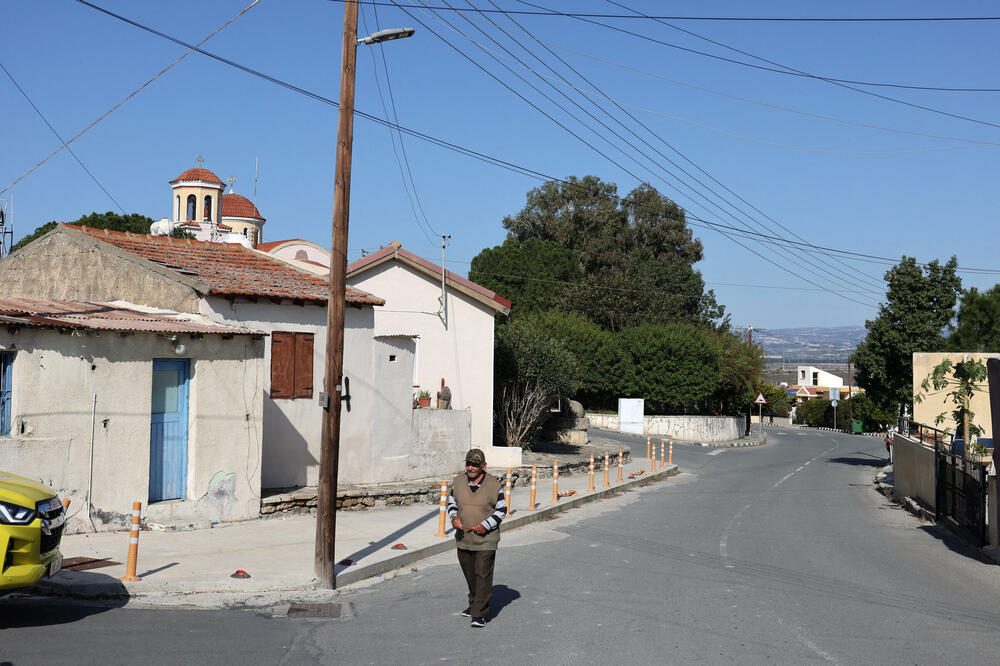 Politiko: Francuska će na Kipar poslati protivraketne i sisteme protiv dronova