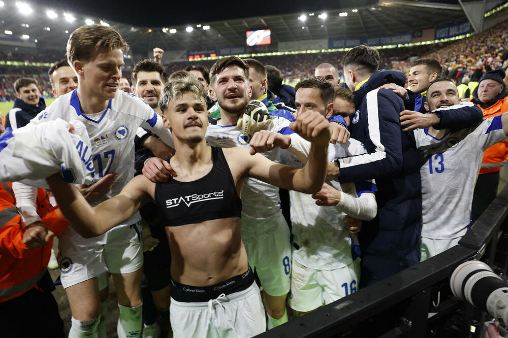 "Poljem se širi miris ljiljana...": Ovako su Džeko i drugovi proslavili veliku pobjedu u Kardifu