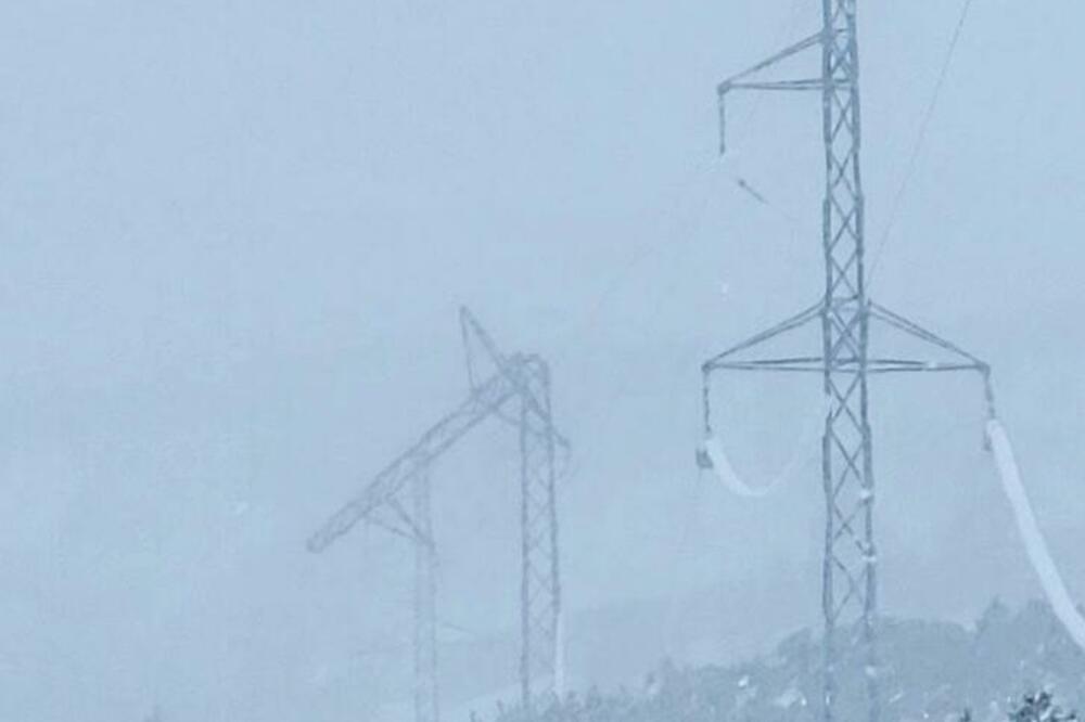 Polomljen stub na dalekovodu na Žabljaku, bez struje RDC