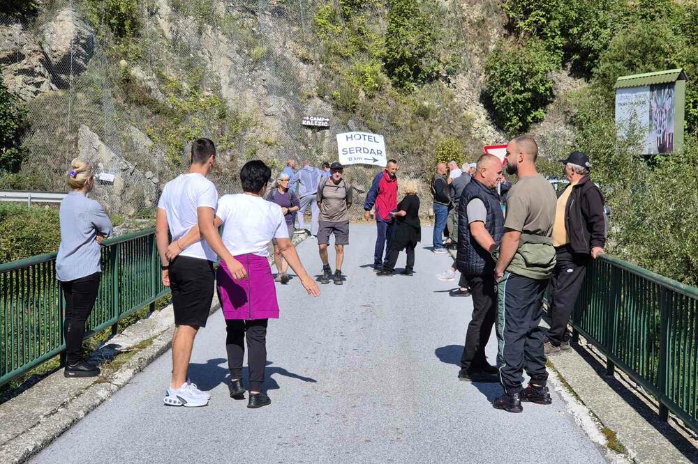 Ponovo blokada na mostu na Tari: Traže odluku države o načinu korišćenja imovini u NP Biogradska gora