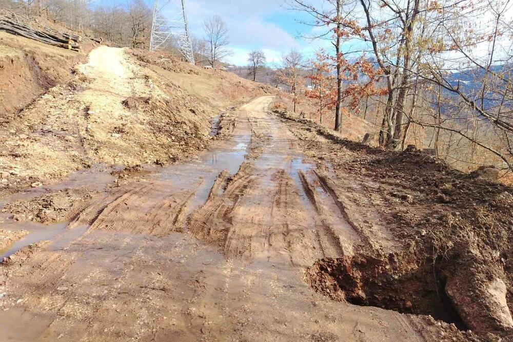 Popravka puta ili blokada: Mještani Đurđevića Tare nezadovoljni zbog radova na postavljanju dalekovoda