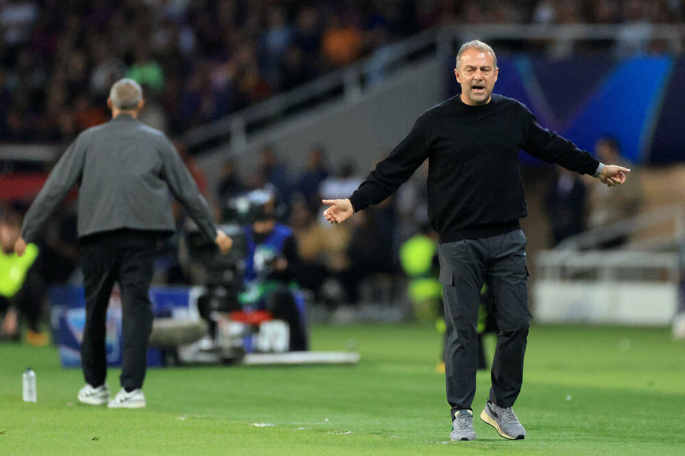 Porodica Fliku ne da u penziju, trener Barse produžiće ugovor do 2028. godine