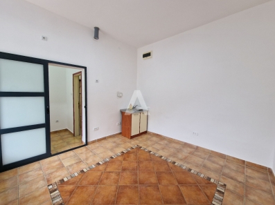 Poslovni prostor 24m2 na duzi period,Lazi-Budva