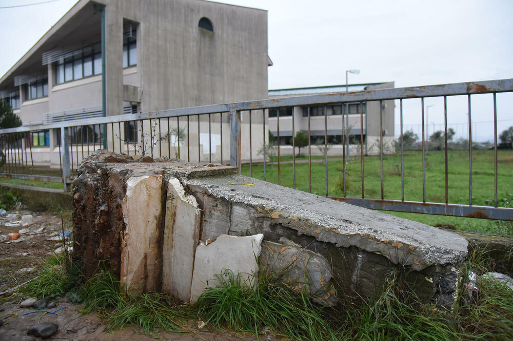 Postament u tužilaštvu: Ministarstvo dostavilo nalaze inspekcije o uklanjanju postolja spomeniku Mahmutu Lekiću u Tuzima