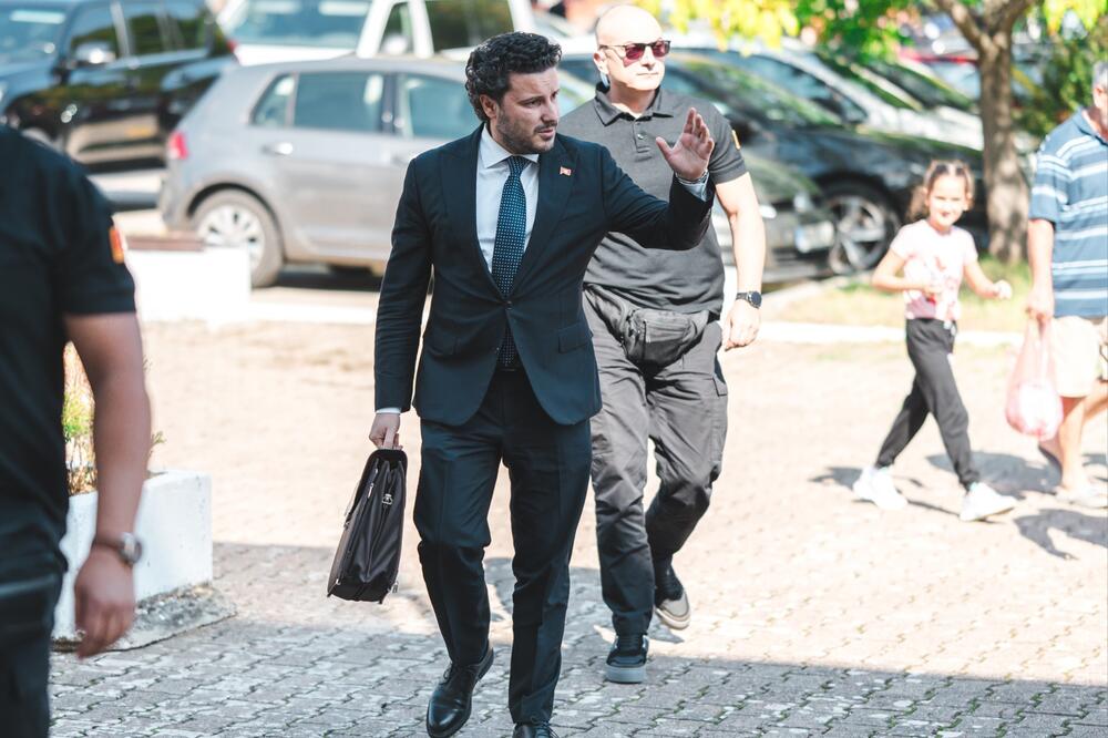 Pravosnažno odbijen zahtjev Bemaxa da Abazović plati 21.000 eura