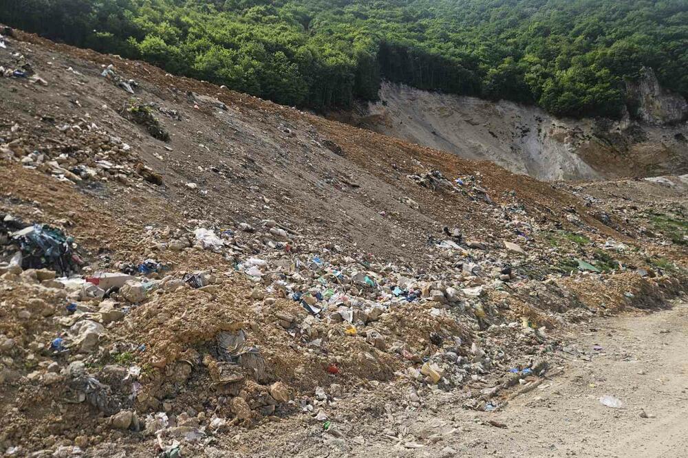 Prekinuta blokada odvoza otpada u Bijelom Polju: Državna inspekcija dala privremenu dozvolu za odlaganje