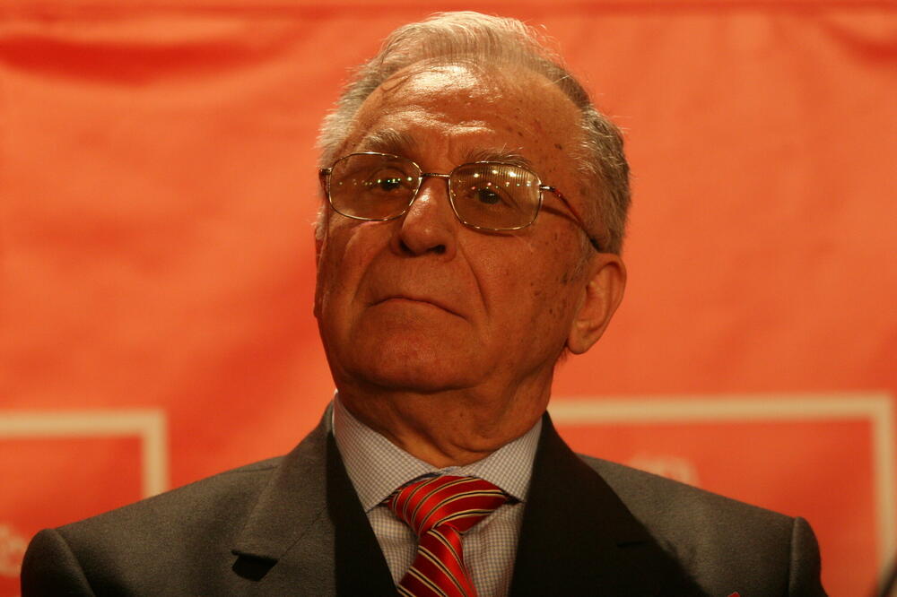 Preminuo bivši rumunski predsjednik Jon Ilijesku