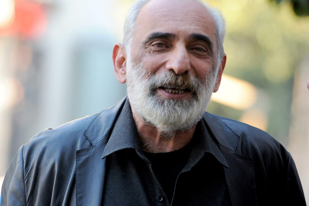 Pretresaju kuće i stanove Veselina Veska Barovića