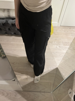 Pretty Little Thing pantalone S novo