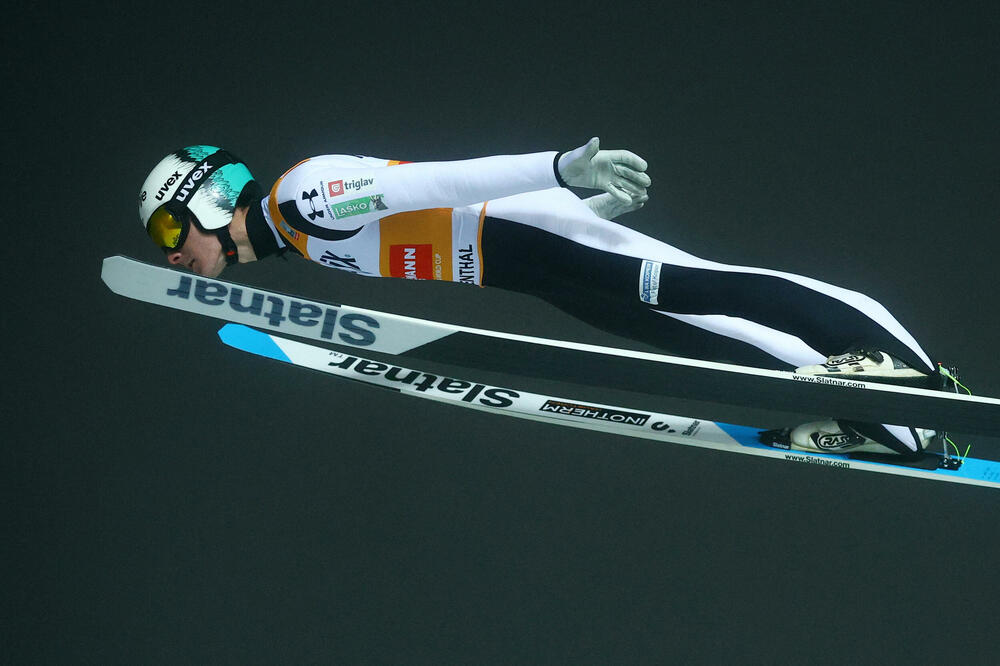 Prevc vodi nakon dvije od četiri serije