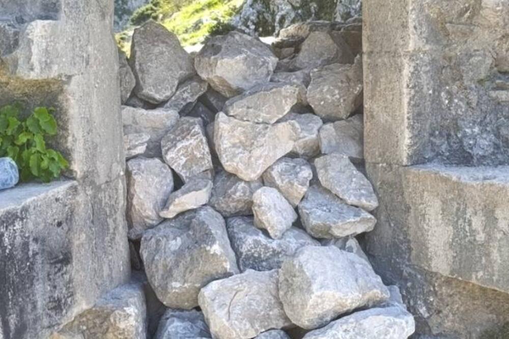 Privremeno se zatvaraju toparnice na kotorskim bedemima zbog sigurnosti posjetilaca i očuvanja baštine