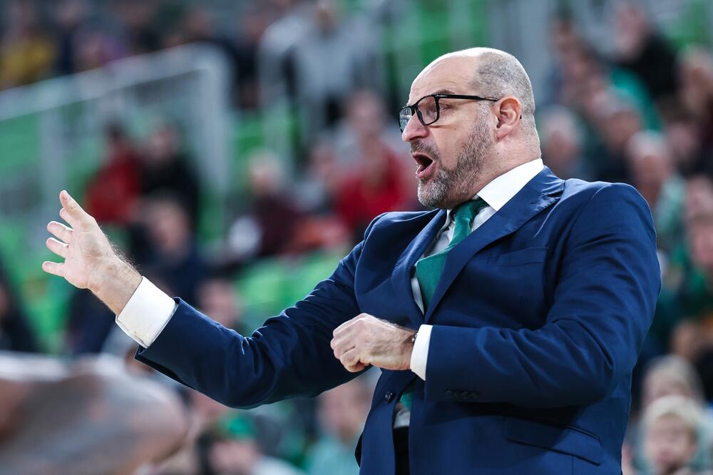 Priznanje za selektora Crne Gore - Mitrović najbolji trener ABA lige