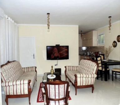 Prodaja dvosobnog namjestenog stana