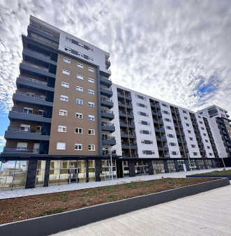 Prodaja dvosobnog nenamjestenog stana