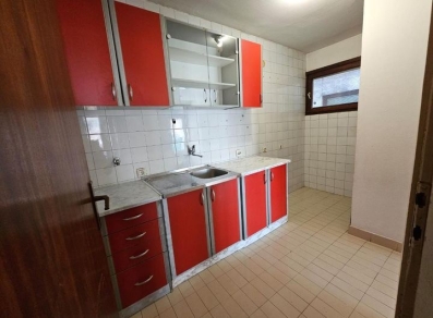 Prodaja dvosobnog stana povrsine 57m2