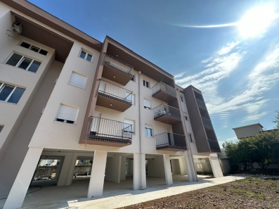 Prodaja jednosobnog nenamjestenog stana