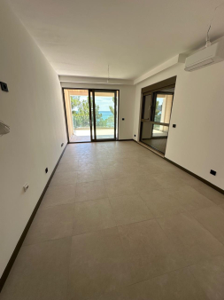 Prodaja Luksuzne GARSONJERE Bar -