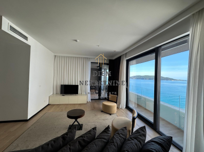 Prodaja luksuzno namjestenog dvosobnog stana