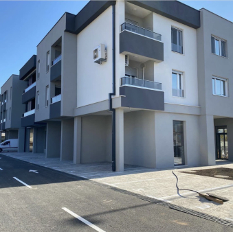 Prodaja nenamjestenog jednosobnog stana