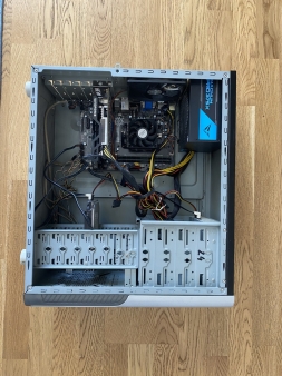 prodaje se desktop racunar
