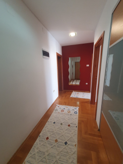 Prodaje se dvosoban stan 66m2, Centar Podgorica