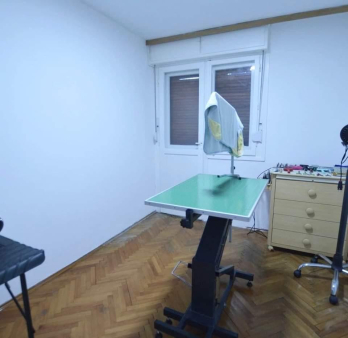 Prodaje se dvosoban stan na Zabjelu. Stan ima površinu od 65m2, a nalazi se na prizemlju zgrade u bl