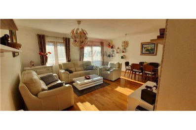 Prodaje se dvosoban stan u Tološima