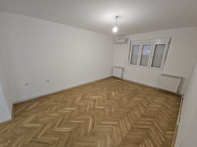 Prodaje se dvosoban stan u Zagoriču, kompletno renoviran, sa centralnim grijanjem i klimatizacijom,