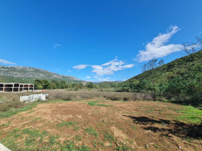 Prodaje se plac od od 2200m2, mogućnost parcelizacije - Pričelje