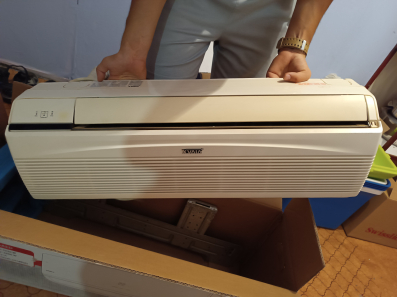 Prodajem AUX klimu + poklon Vivax