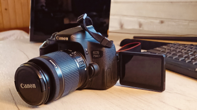 Prodajem Canon EOS 750D