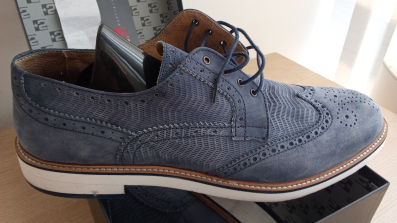 prodajem cipele br 46