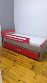 Prodajem djecij krevet za 2 osobe.