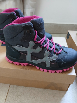 Prodajem djecije čizme Mc Kinley