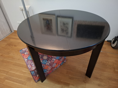 Prodajem dobro očuvan produzici drveni sto prečnika 110cm