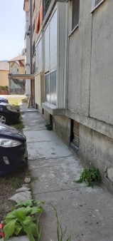 Prodajem dvosoban stan,Cetinje