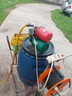 Prodajem električnu pumpu za prskanje