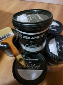 Prodajem farbu i podlogu(SAHARA)