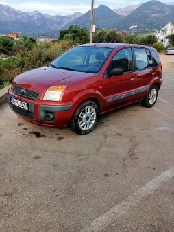 Prodajem Ford Fusion 1.4