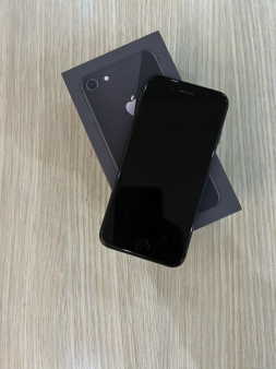 Prodajem Iphone 8 64 Gb