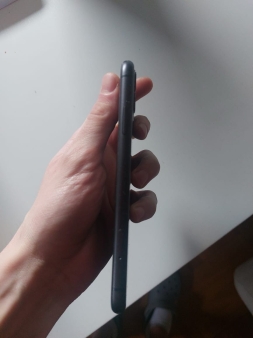 Prodajem Iphone 11 64gb 88% bateri helt