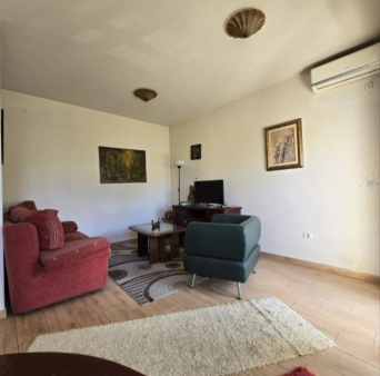 Prodajem jednosoban stan 47m2 u Bloku 6