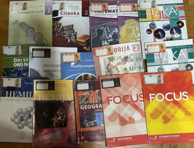 Prodajem knjige za drugi razred gimnazije