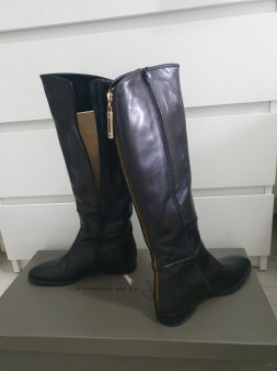 Prodajem kožne čizme Le Pepe