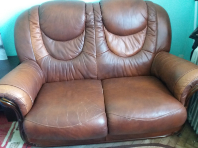 prodajem koznu garnituru u ocuvano stanje.