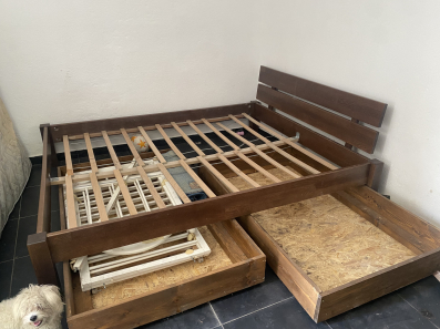 Prodajem krevet sa dvije velike fioke